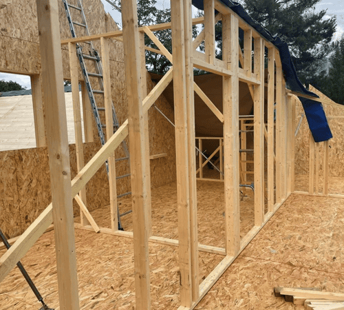 ossature bois d'une maison en construction