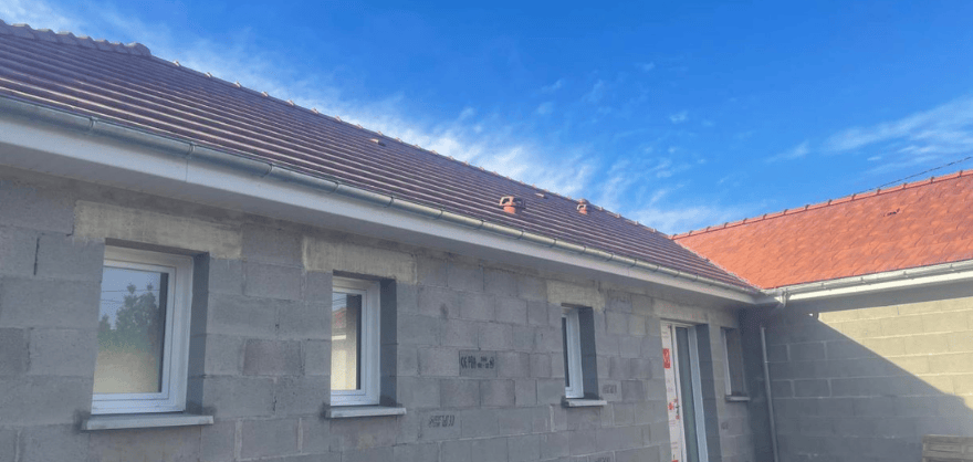 zinguerie et couverture réalisés sur une toiture à Pau